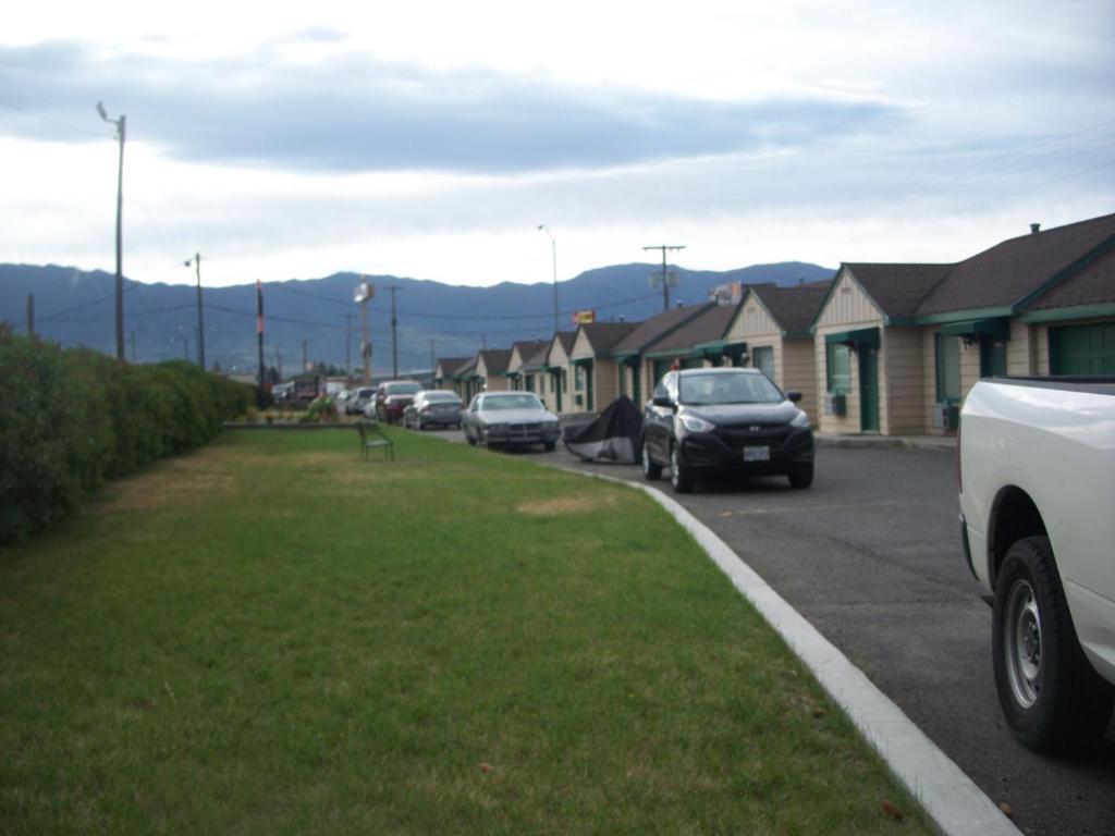Eddy'S Motel Butte Exterior photo