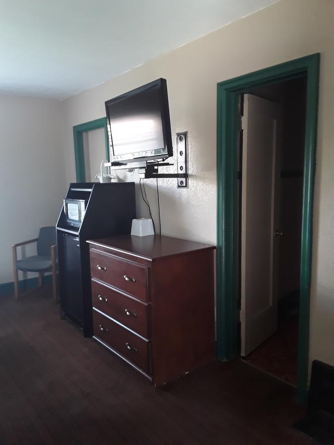 Eddy'S Motel Butte Exterior photo