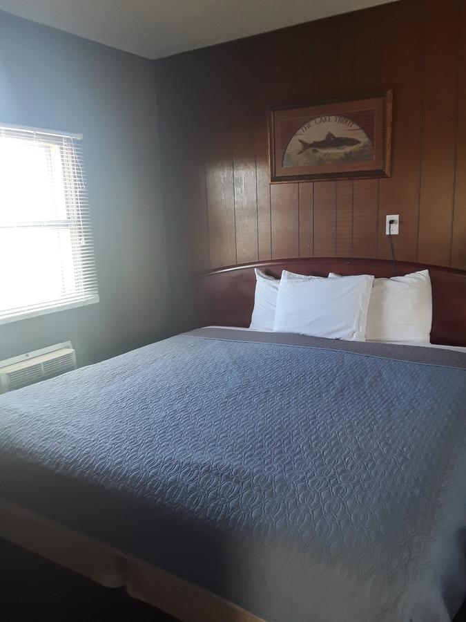 Eddy'S Motel Butte Exterior photo