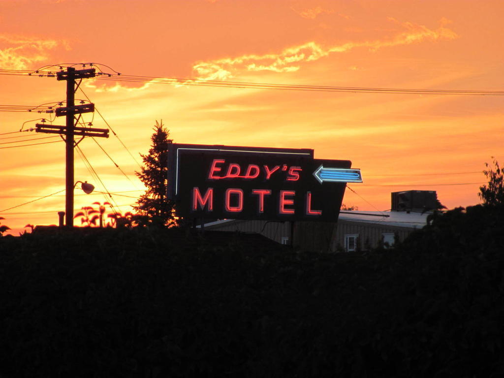 Eddy'S Motel Butte Exterior photo